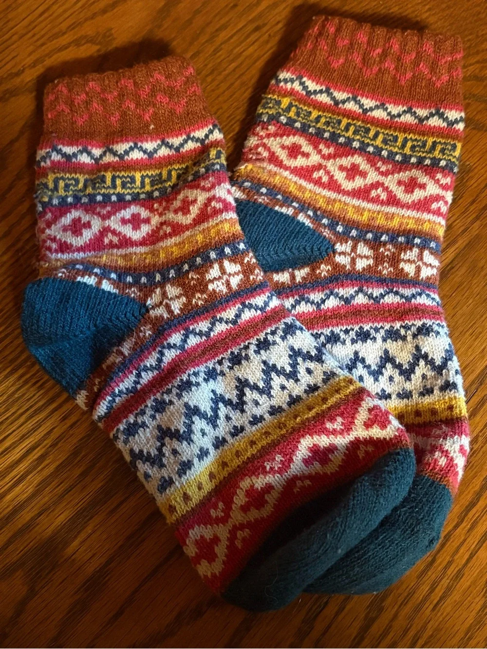10 pairs of multi colored striped socks, women’s sz medium